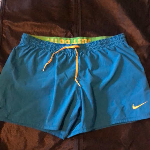 Nike Fit Dry women’s athletic short, size M